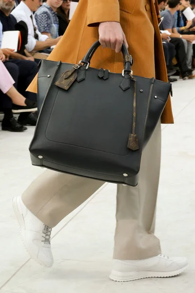 Look 1